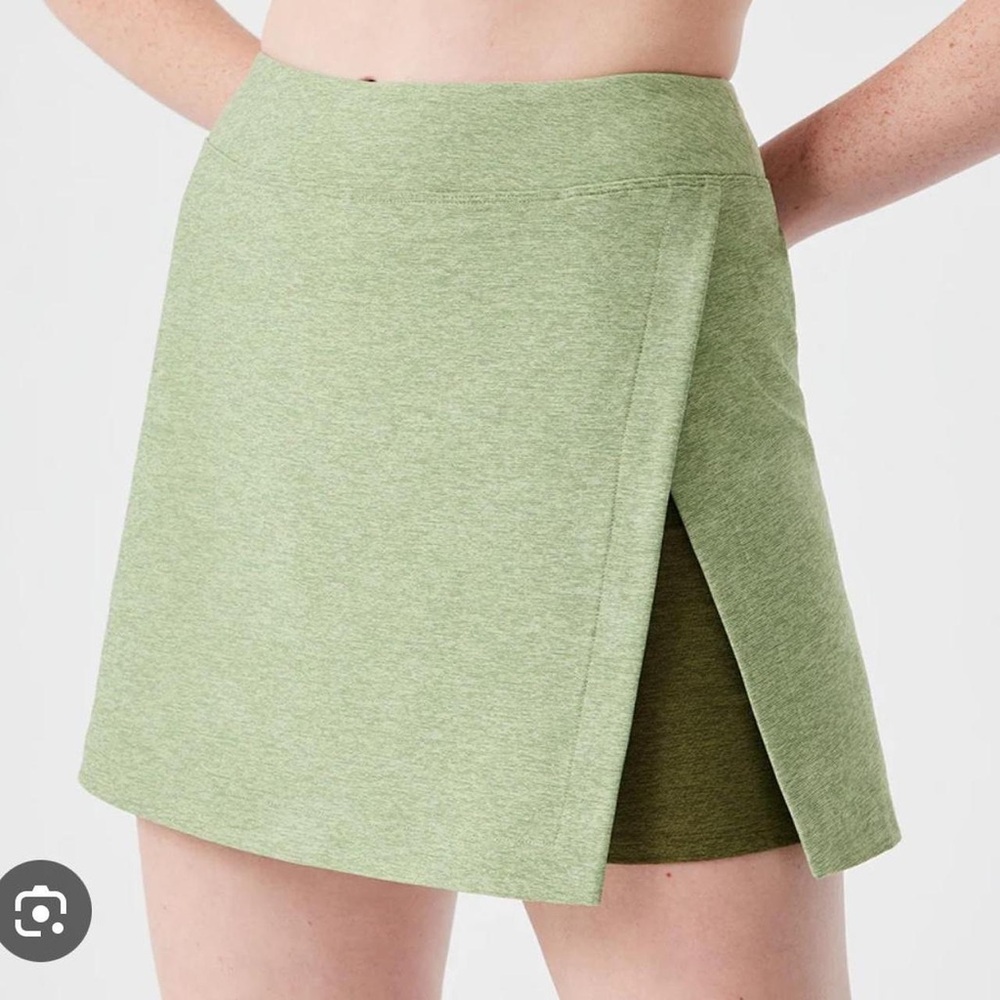 Outdoor Voices Green Tennis Skirt / Skort size medium